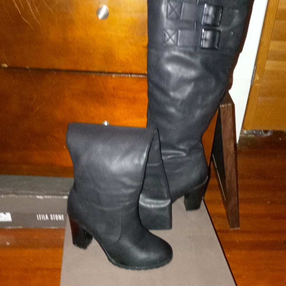 Size 7 over the knee Black Boots